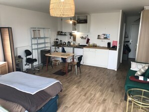 1 室のベッドルーム、WiFi、ベッドシーツ