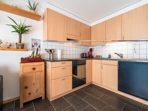 Fridge, high chair, cookware/dishes/utensils - Haus Judith - Bonita by Interhome (Saas-Fee)