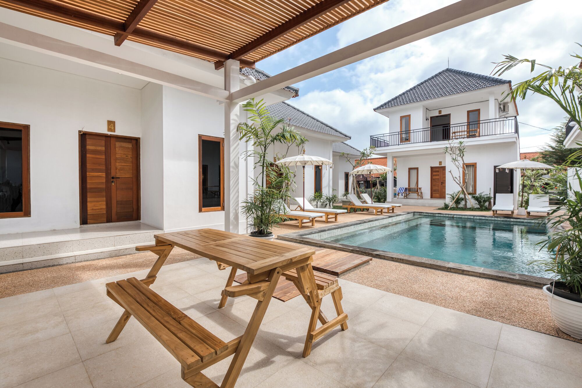 Quarto casal standard, vista para a piscina | Terraço/pátio
