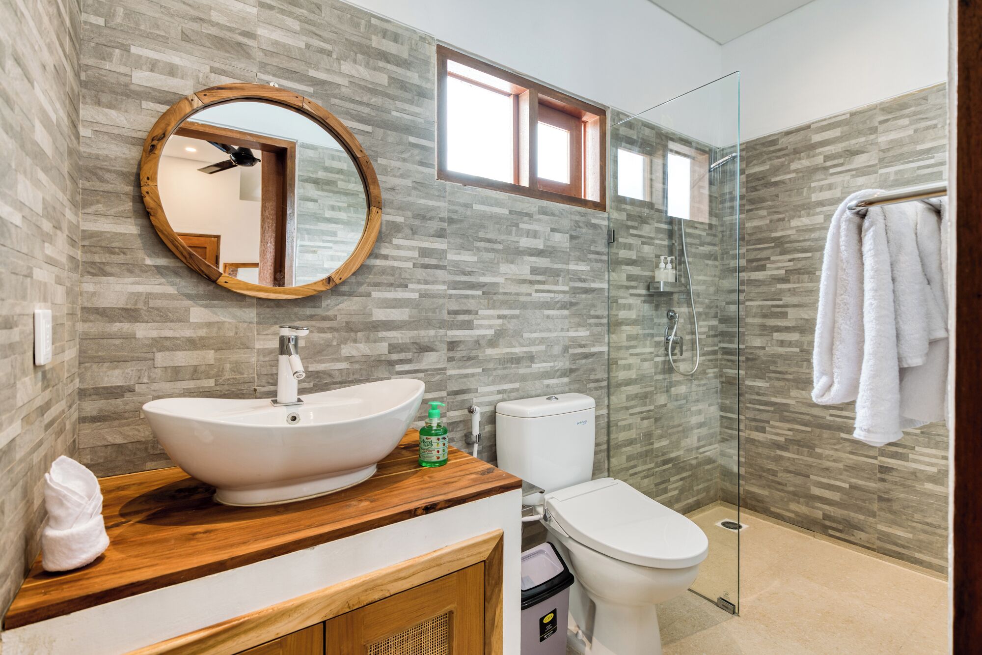 Standard Double Room, Pool View | Bathroom | Shower, free toiletries, hair dryer, slippers