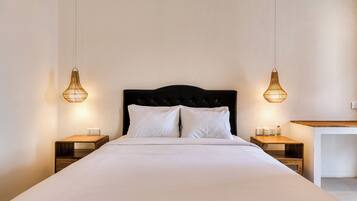 Minibar, iron/ironing board, bed sheets