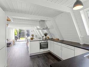 Fridge, dishwasher, cookware/dishes/utensils