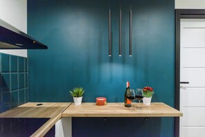 Superior Apartment, Balcony, Courtyard View | 2 bilik tidur, katil bayi/kot (surcaj), Wi-fi percuma, cadar katil 