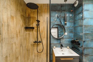 Superior-íbúð - svalir - útsýni yfir port | Baðherbergi