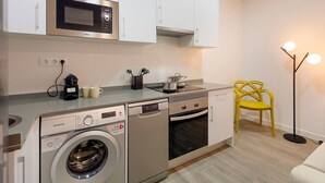 Refrigerador, microondas, horno y lavavajillas 
