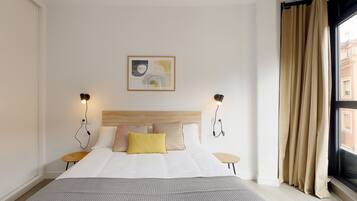 Iron/ironing board, free WiFi, bed sheets