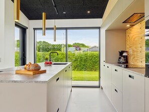 Réfrigérateur, micro-ondes, lave-vaisselle