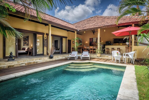 Outdoor pool - Villa Inti Seminyak Bali (Seminyak)