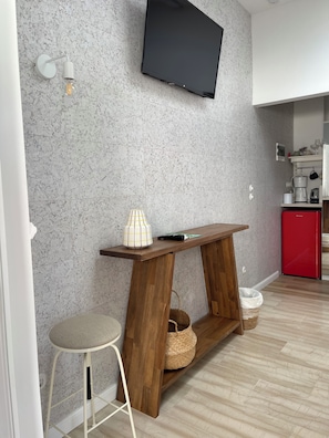 Comfort Studio | Individually decorated, individually furnished, soundproofing - Via Polonia  (Corfu)