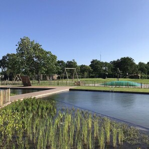 Pool - Tastefully furnished, smoke-free bungalow is within walking distance (1.5 km) of Ouddorp beach in the Klepperstee park. (Ouddorp)