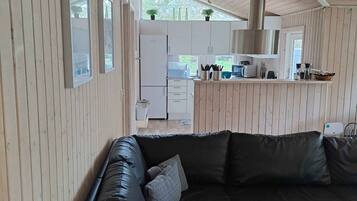 Pejs, dvd-afspiller, stereoanlæg