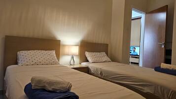 2 bedrooms, iron/ironing board, free WiFi, bed sheets