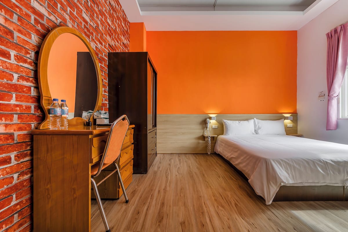 Standard Double Room | Free WiFi, bed sheets