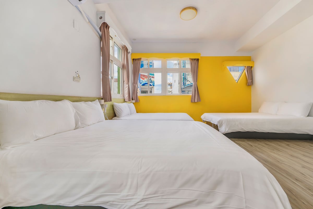 Superior Family Room | Free WiFi, bed sheets
