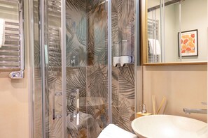 Hair dryer, bidet - Nice apartment for 4 people with A/C, WIFI, pool, TV, terrace and panoramic view (Porto Recanati)