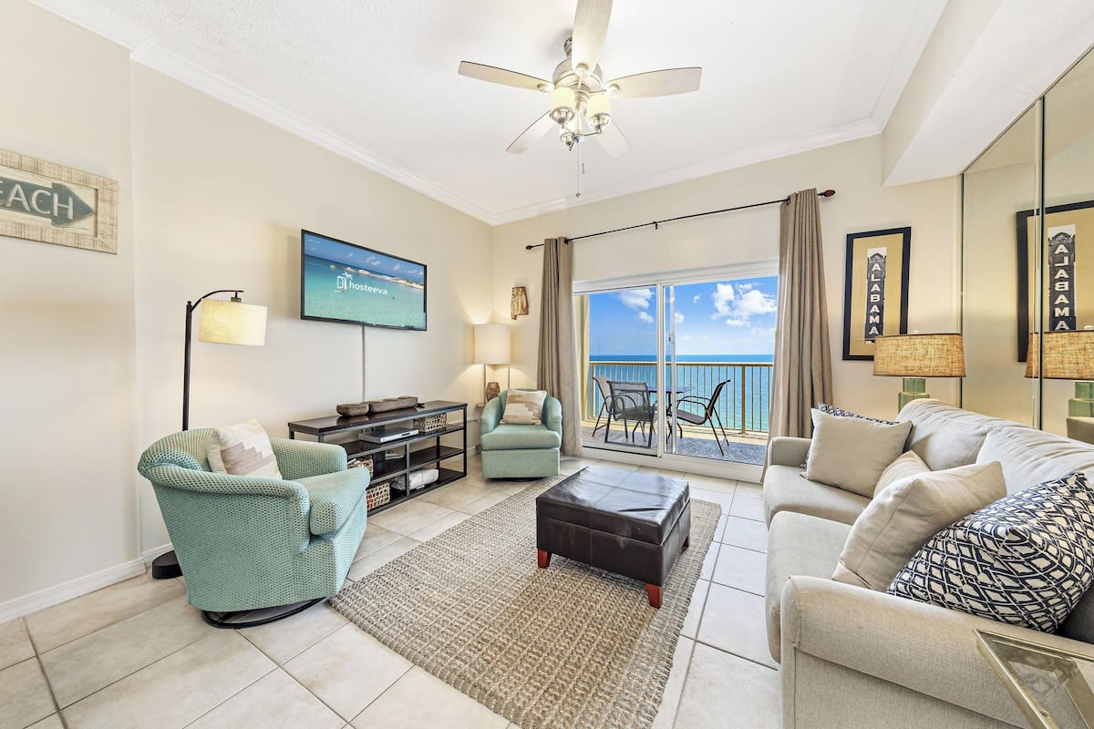 Comfort Condo, 1 Bedroom, Balcony, Beach View | Living room | 55-inch Smart TV with cable channels, DVD player