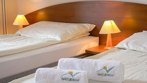 Standard Double Room, City View | Bed sheets - Meduza Natura Tour (Swinoujscie)