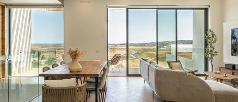 Smart-TV, Bücher, Stereoanlage