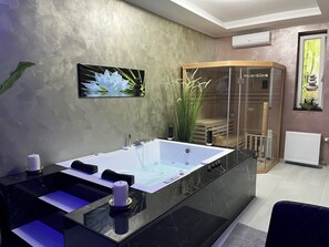 Hiustenkuivaaja, pyyhkeet, sampoo, vessapaperi