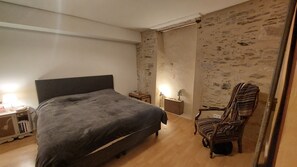 3 bedrooms, iron/ironing board, free WiFi, bed sheets - Grande Maison de Caractère à 5 Minutes de la Loire. Idéal, Accueil de Famille (La Possonnière)
