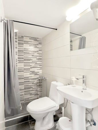Shower, hair dryer, towels, soap. Seagull by halu!