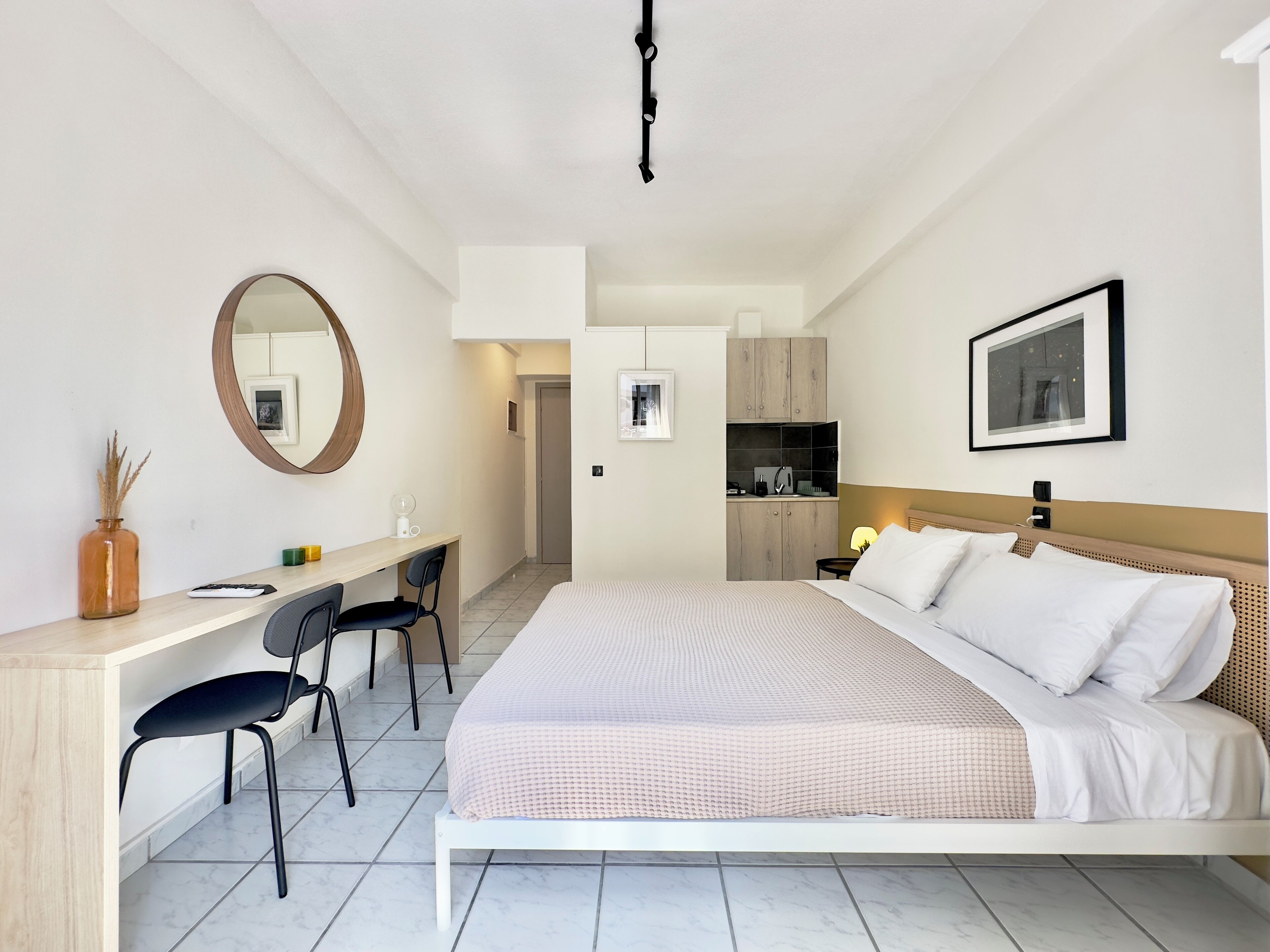 Iron/ironing board, free WiFi