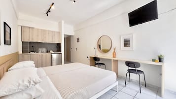 Family Studio, Balcony | Iron/ironing board, free WiFi