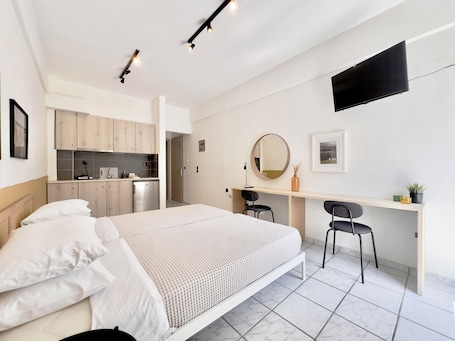Family Studio, Balcony | Iron/ironing board, free WiFi. Seagull by halu!