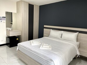 Superior Double Room | Desk, free WiFi, bed sheets - OK Hotel Bangkok (Bangkok)