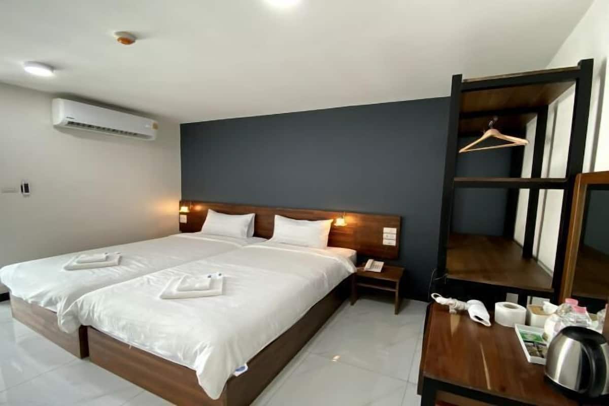 Desk, free WiFi, bed sheets