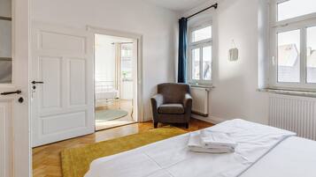 4 Schlafzimmer, Bügeleisen/Bügelbrett, Reisekinderbett, kostenloses WLAN