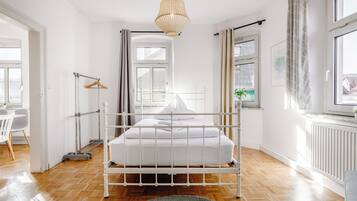 4 Schlafzimmer, Reisekinderbett, kostenloses WLAN, Bettwäsche