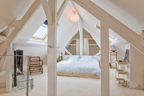 5 chambres, fer et planche à repasser, lit parapluie, Wi-Fi gratuit