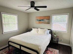 5 soverom, strykejern/-brett, wi-fi og sengetøy