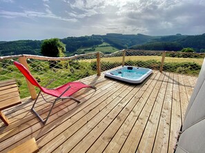 Bain à remous extérieur