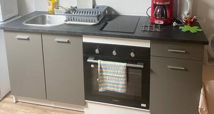 P1 studio, 5 minutes' walk from the Super U, 10 minutes' walk from the town center.