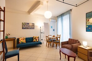 1 bedroom - Via Mezzocannone 97 - Camera 1 (Naples)