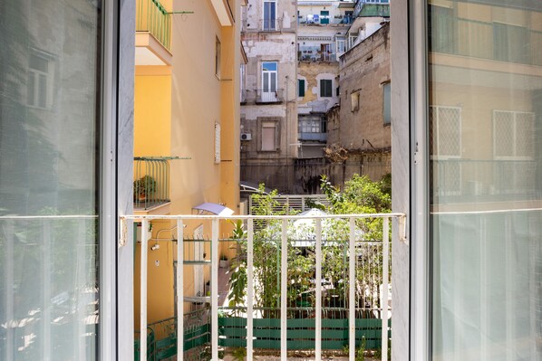 1 bedroom - Via Mezzocannone 97 - Camera 1 (Naples)