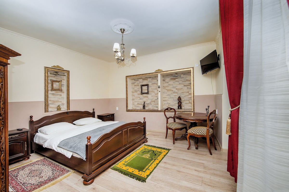 Comfort Studio, Bathtub | 1 bedroom, individually furnished, free WiFi, bed sheets