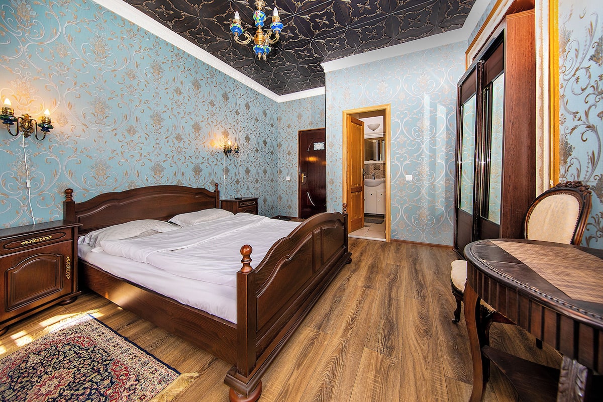 Superior Double Room, City View | 1 bedroom, individually furnished, free WiFi, bed sheets