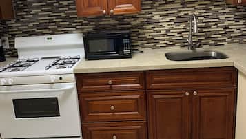Studio, Non Smoking | Private kitchen