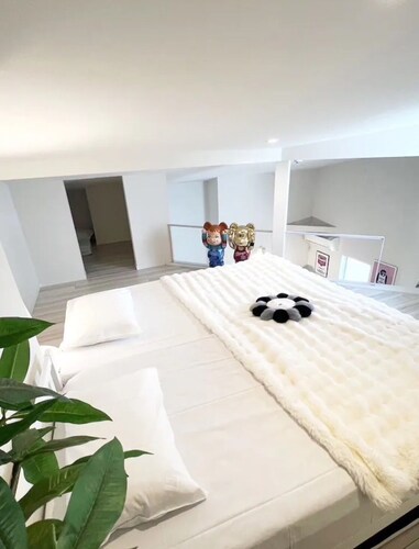 Art House] 37 ㎡ Max 4 people 10 min walk from Shibuya station Shin-minami exit / FireStick available / Long term stay recommended