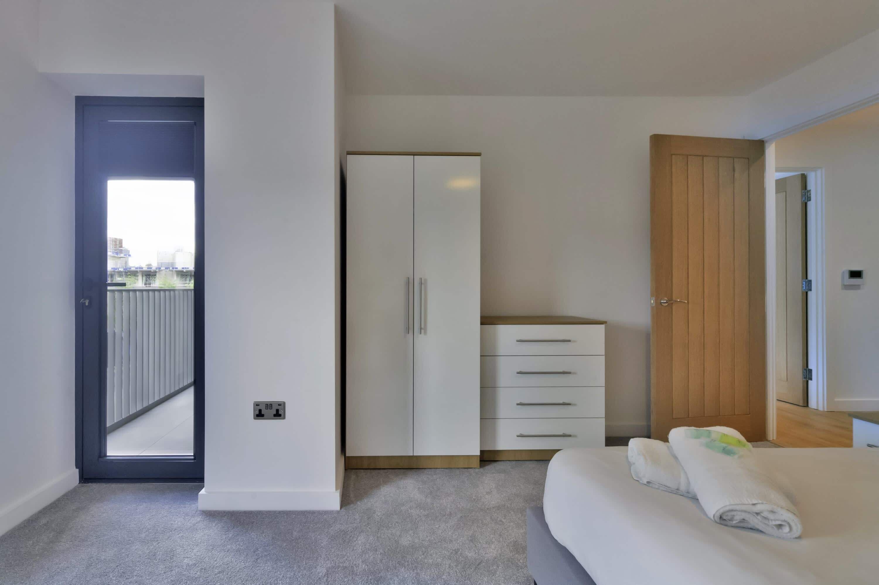 1 bedroom, desk, iron/ironing board, WiFi