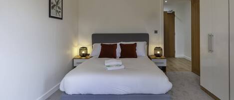 1 chambre, bureau, fer et planche à repasser, Wi-Fi