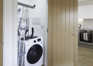 Interior - Stylish 1 Bedroom Apartment in Central Ashford (Ashford)