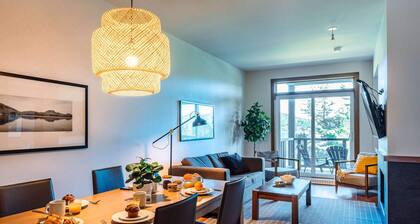 Lakefront & Mountain View - 1 Bedroom Resort Suite