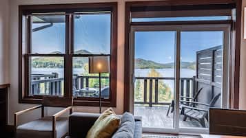 TV, lareira, aparelho de som, escritórios