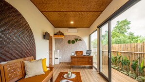 Kamar Deluks, pemandangan kebun
