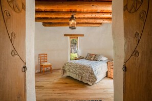 3 Schlafzimmer, Schreibtisch, Bügeleisen/Bügelbrett, WLAN