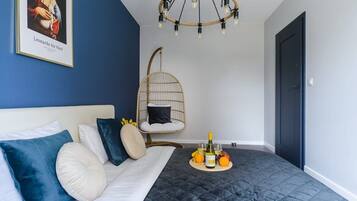 3 sovrum, skrivbord, strykjärn/strykbräda och resesäng